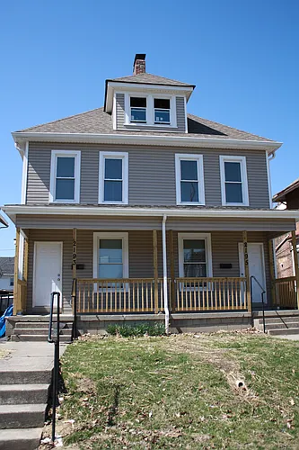 2193 Summit St Photo 1
