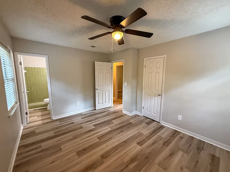 5240 Catalina St — Photo 6