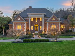 384 Lake Valley Dr, Franklin, TN 37069