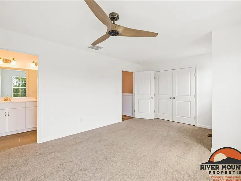 1985 Kyles Way — Photo 20
