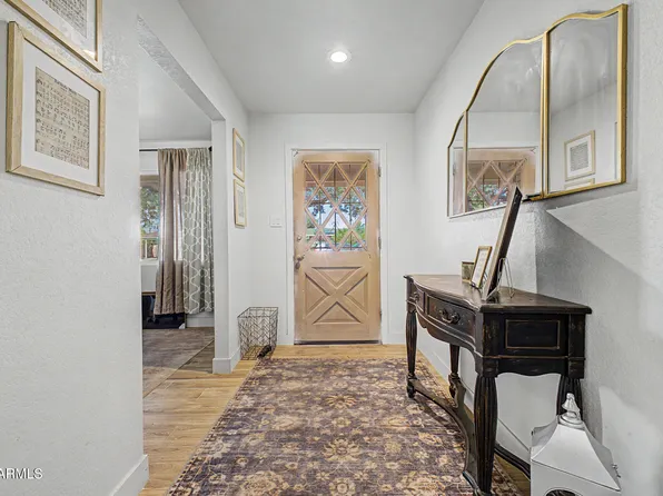 399 N APACHE Drive N, Chandler, AZ 85224