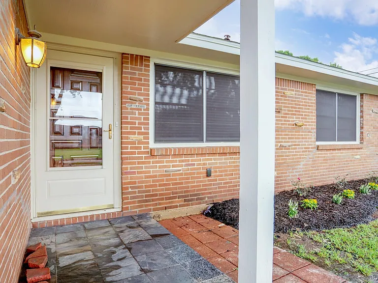 5814 Anaqua Dr — Photo 2