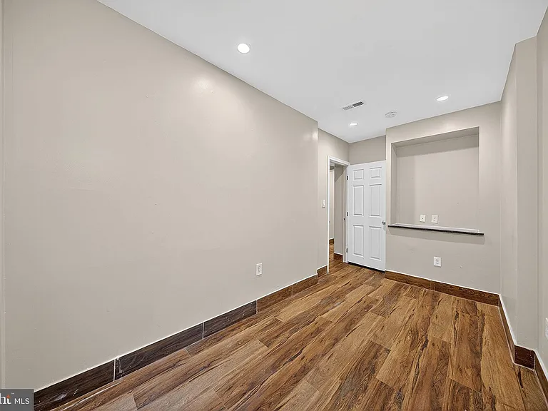 817 6th St NW #B — Photo 27