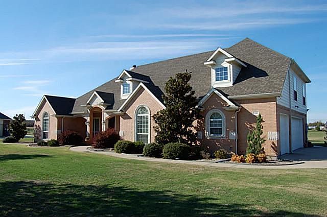 1st image of 540 Cambridge Dr