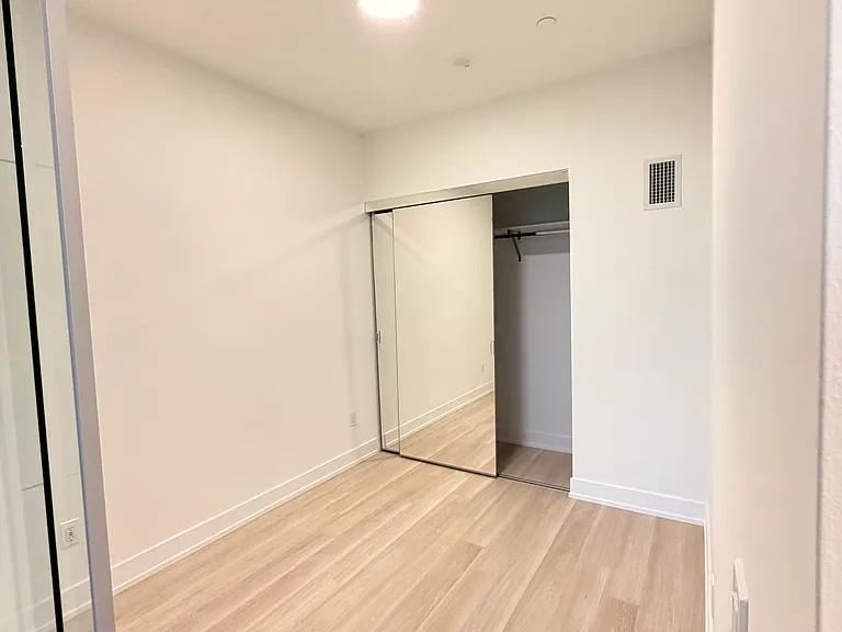 60 Central Park Dr #Penthouse 02 — Photo 11