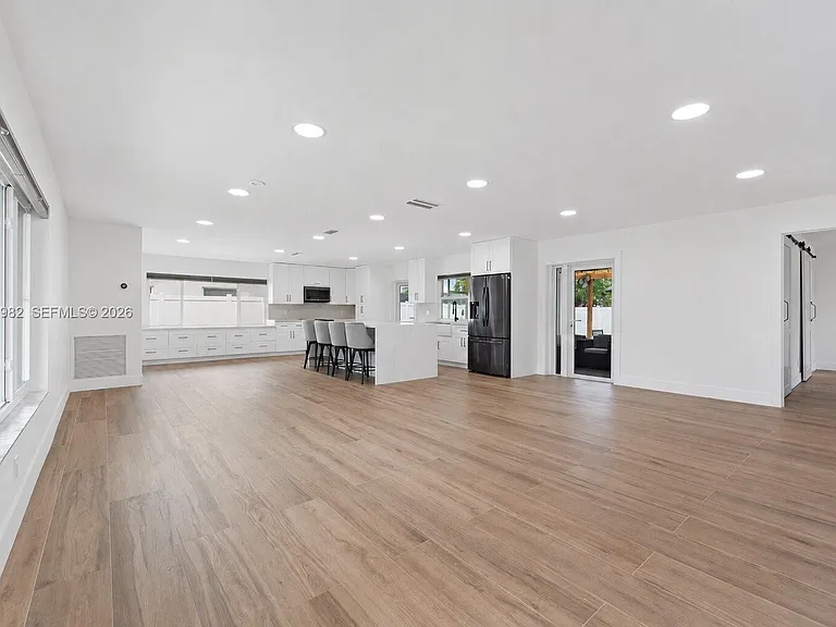 8951 NW 21st St — Photo 3