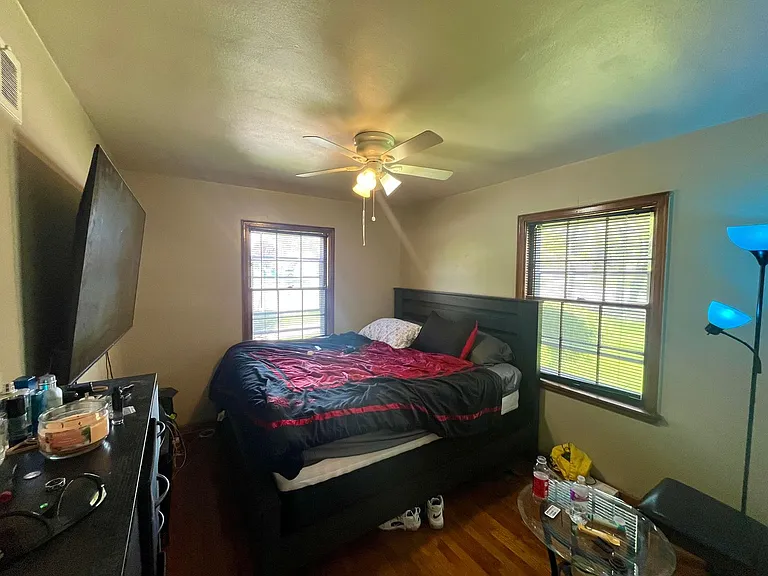 4290 N Wilson Dr — Photo 10