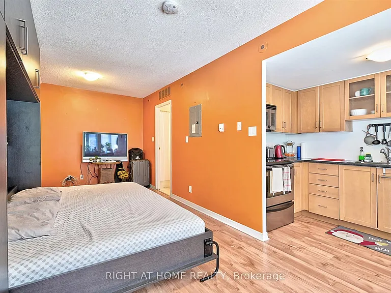 22 Western Battery Rd #109 — Photo 5