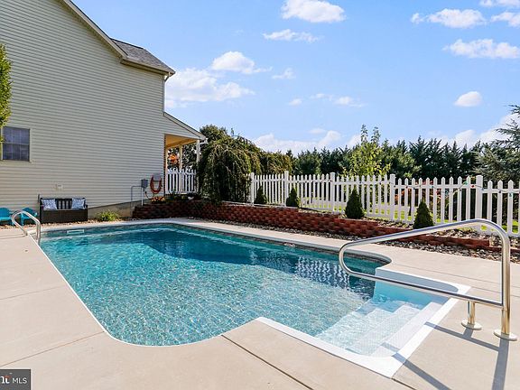 4th image of 1679 Rose Hill Ct