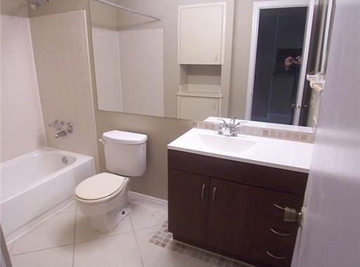 3rd image of 2307 N Congress Ave APT 22