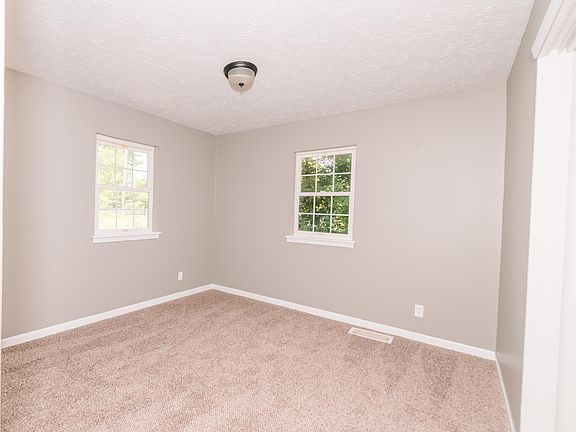 4th image of 1321 Farley Dr