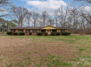 6726 Clinton Dr, Charlotte, NC 28216