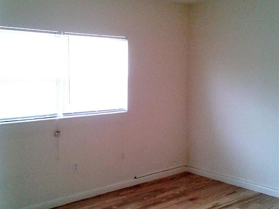 5th image of 651 Palm Dr