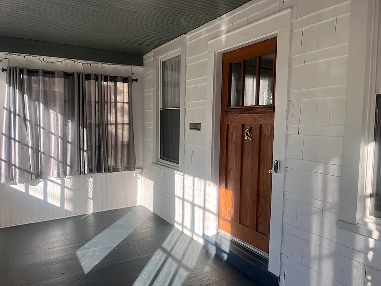 6 Forest Ave — Photo 2