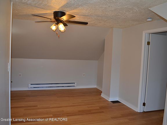 5th image of 1028 Bement St