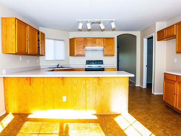 5th image of 15536 W Mauna Loa Ln