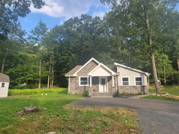 3126 Penny Ln, East Stroudsburg, PA 18302