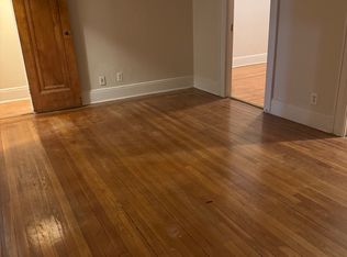 22-22 42nd St #1R, Astoria, NY 11105