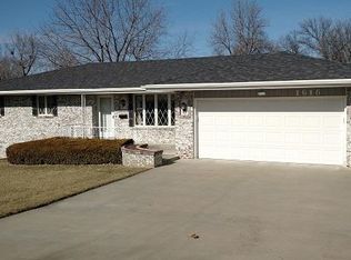 1616 14th St, Auburn, NE 68305