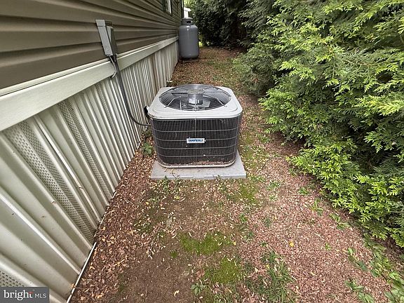 4th image of 56 Cherokee Dr