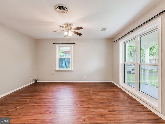 4th image of 1154 Outer Dr