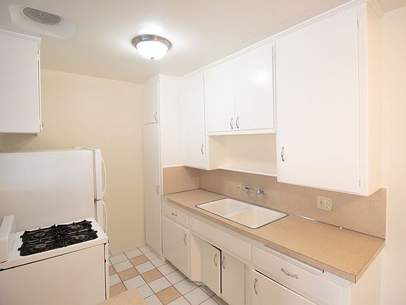 4th image of 1510 Freeman Ave APT A