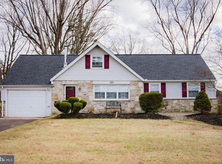 355 Hardman Ln, Warminster, PA