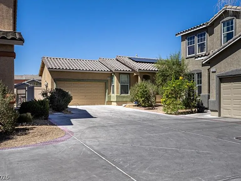 2520 Bottle Palm Ct — Photo 18
