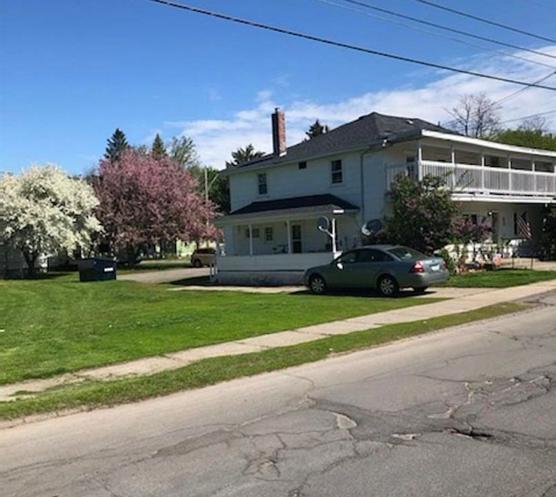 1st image of 210 Center St