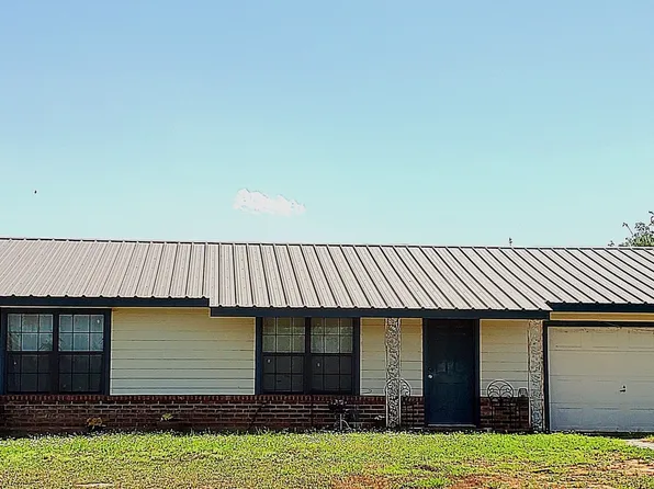 603 Medina, Cotulla, TX 78014
