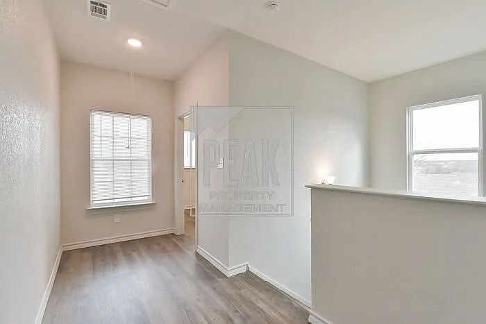 1806 Bessie St — Photo 11