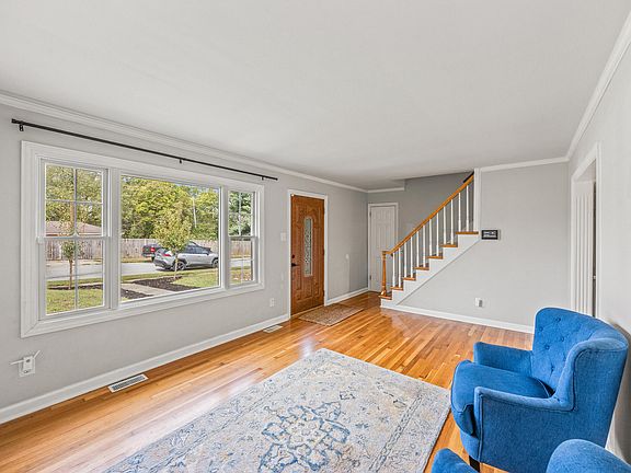 5th image of 2560 Millbrook Dr