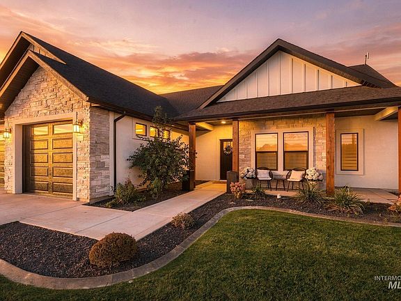 3rd image of 1109 Gem Ave