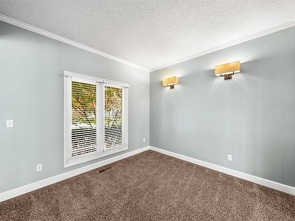 4th image of 6019 W 124th St