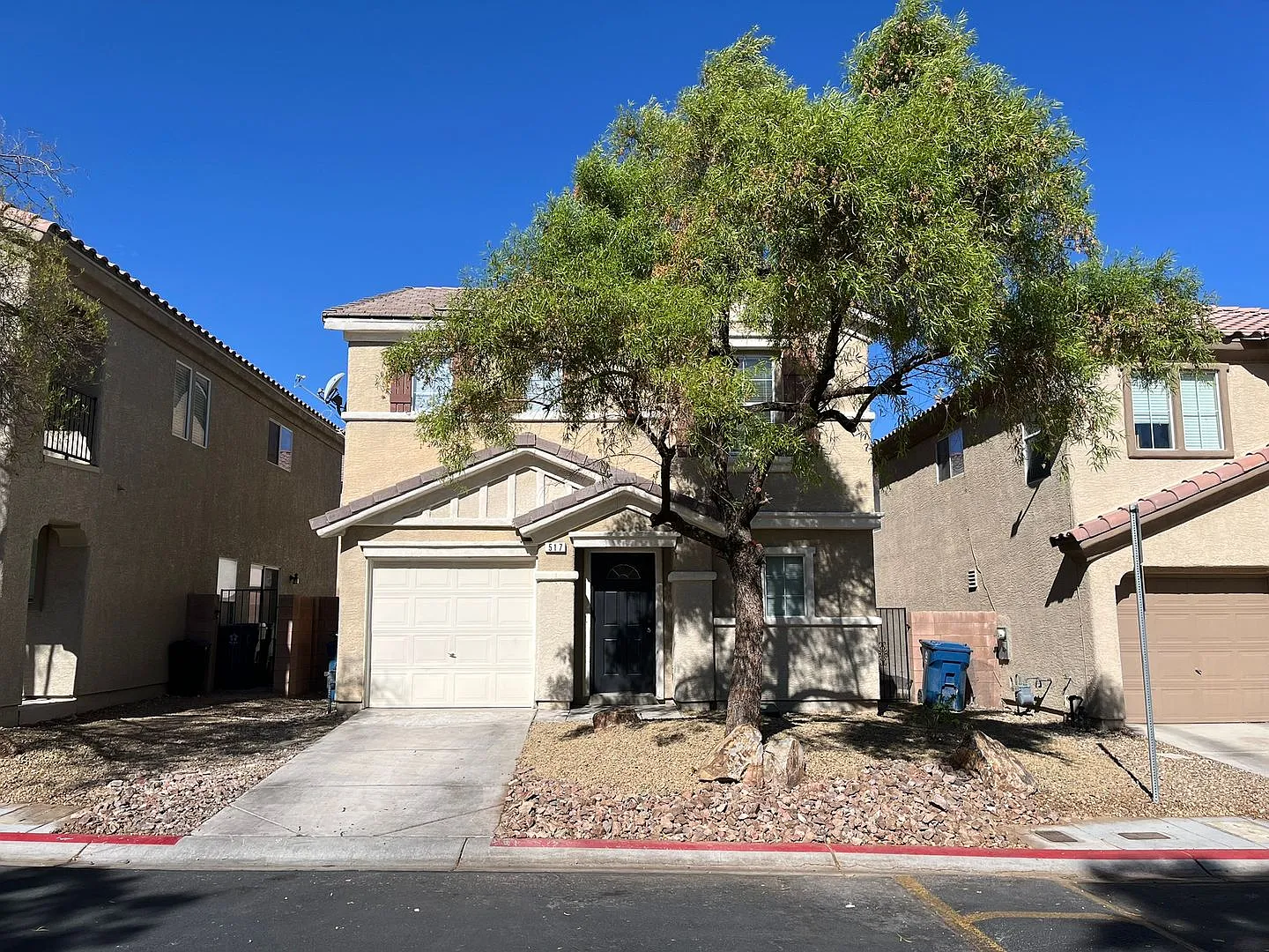 Cozy 3-Bedroom Home with Spacious Backyard — Photo 1