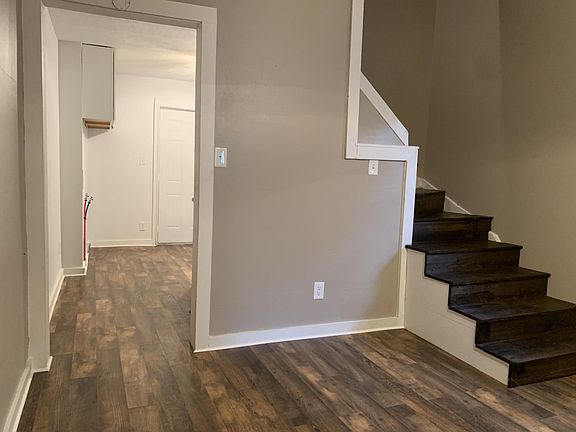 3rd image of 3028 Jackson St