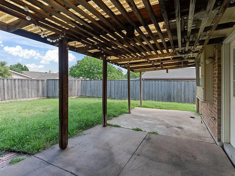 7612 Jerome Dr — Photo 31