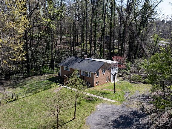3rd image of 1859 McRee Rd