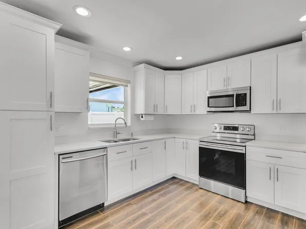 204 W Whitney Dr, Jupiter, FL 33458