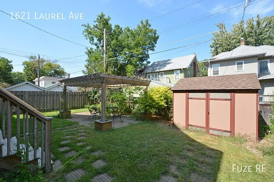 Charming 4BR Duplex in Merriam Park - Available 9/11! — Photo 4