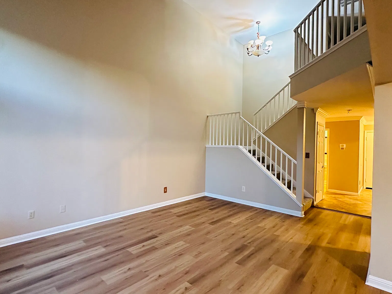 3 bed, 1572 sqft, $3,800 — Photo 3