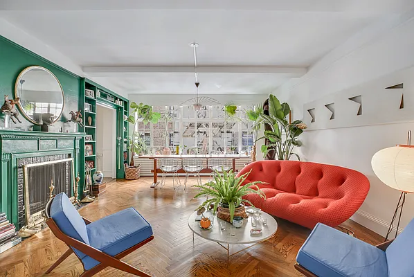 Sold by Compass | media 2