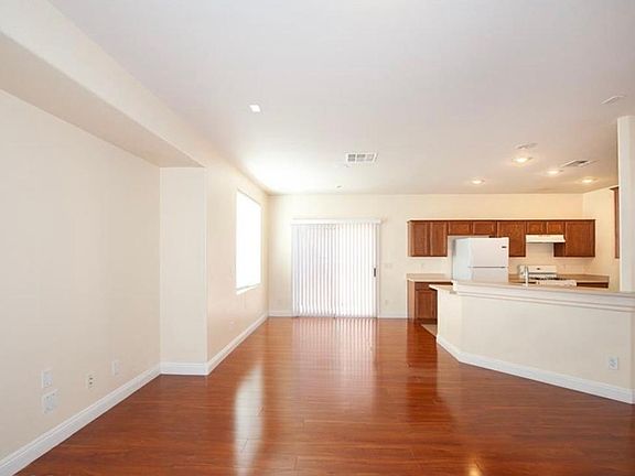 4th image of 9741 Aleutian St