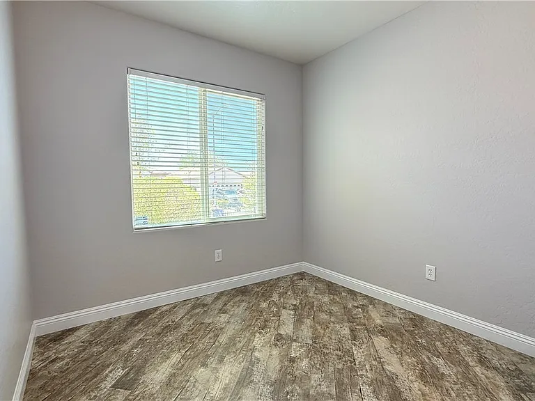 2354 Amana Dr — Photo 10