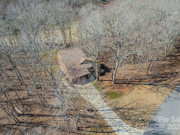 2nd image of 142 Harbourtown Dr
