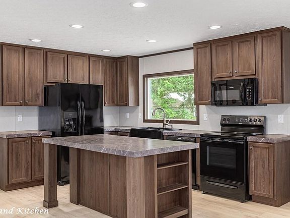 4th image of 412 Rollingwood Dr