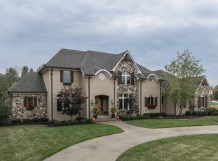 8401 Shannon Springs Dr, Zionsville, IN 46077