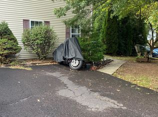 401 Edgewood Dr, Telford, PA 18969