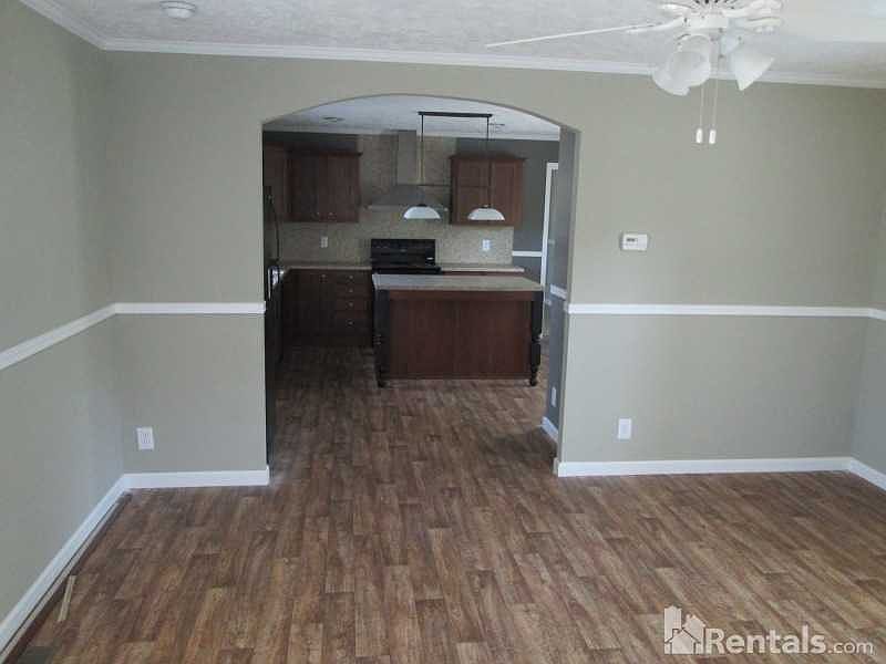 2nd image of 256 Fort Johnson Dr