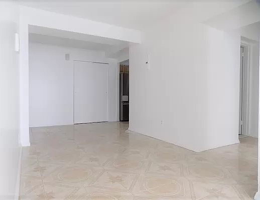 4th image of 29 Adrian Ave APT D1